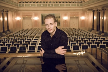 Portrait. Vieux-Genappe. Nikolaï Tokarev, la « Russian Touch » au piano. 2015-11-21